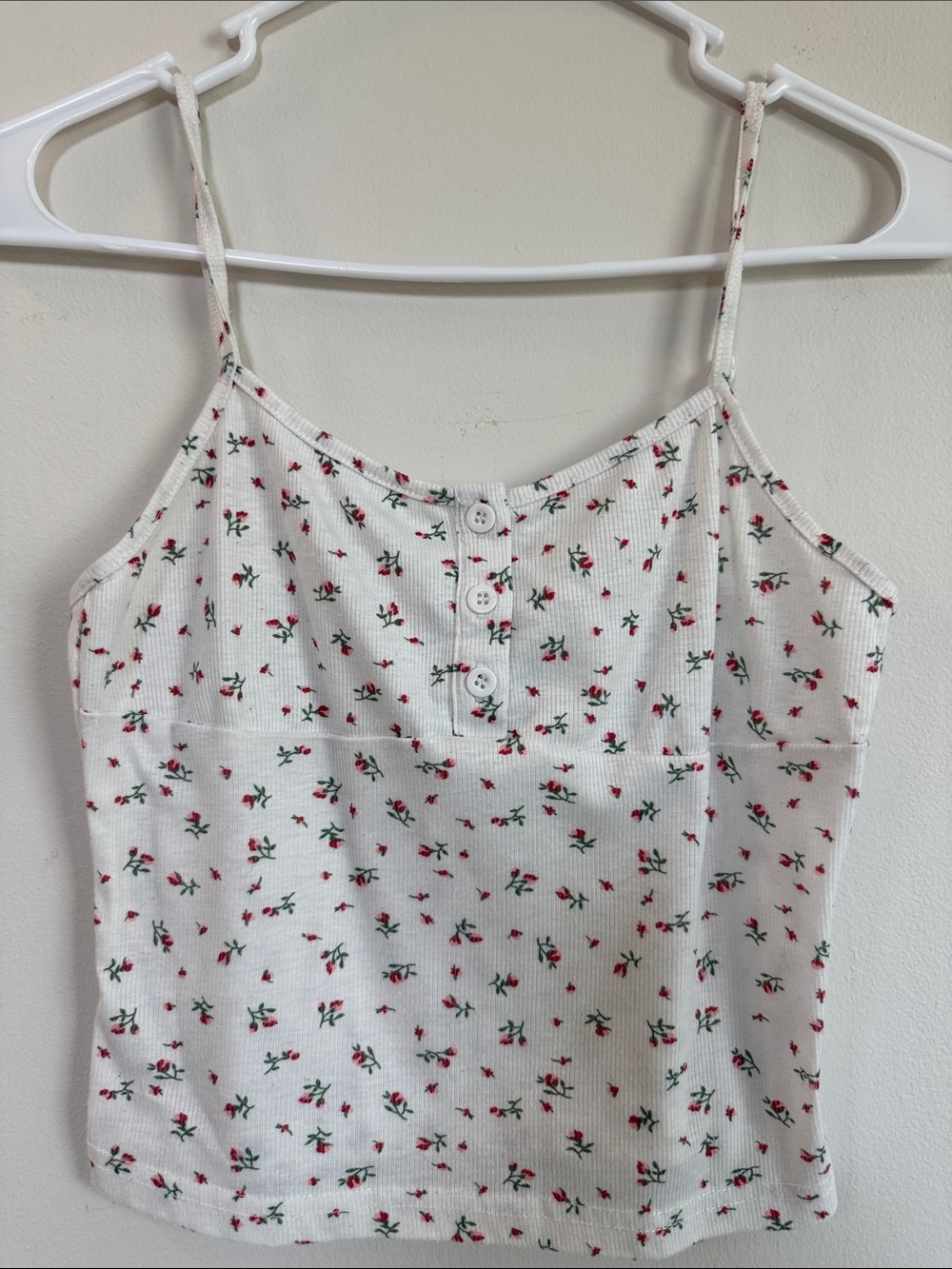 SHEIN White Ribbed Floral Camisole with Button Front